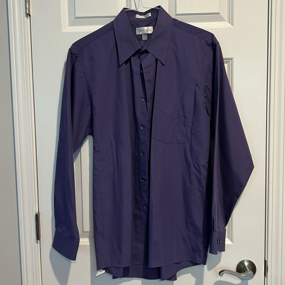 Van Heusen Poplin Wrinkle Free Men’s Dress Shirt - Size 16.5 (34/35).  Purple!